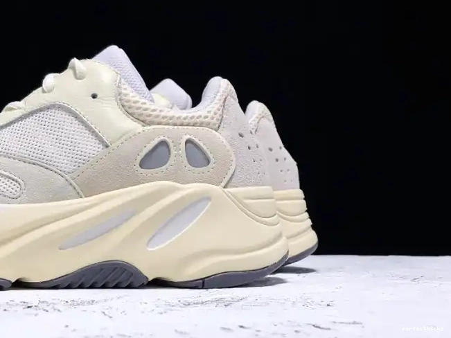 Yeezy Boost 700 EG7596 Analog Adidas 0530